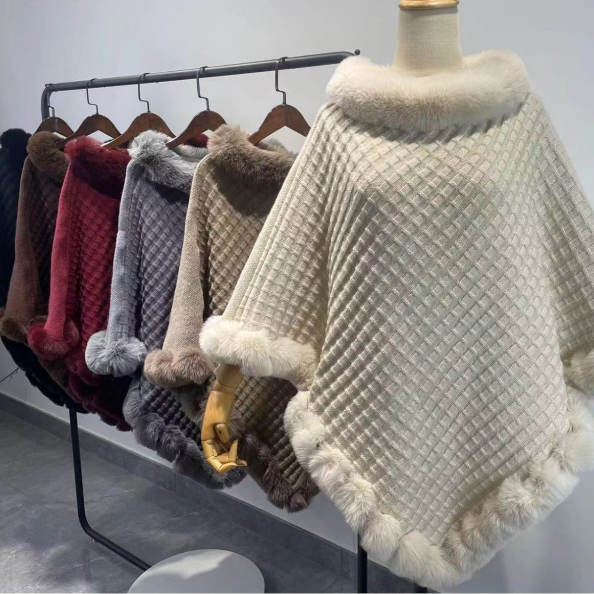 Women's Luxury Rabbit Fur Collar Shawl