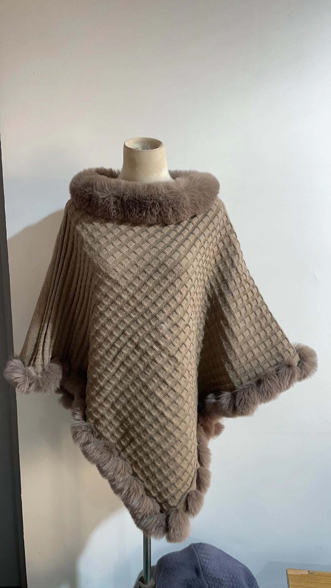 Women's Luxury Rabbit Fur Collar Shawl